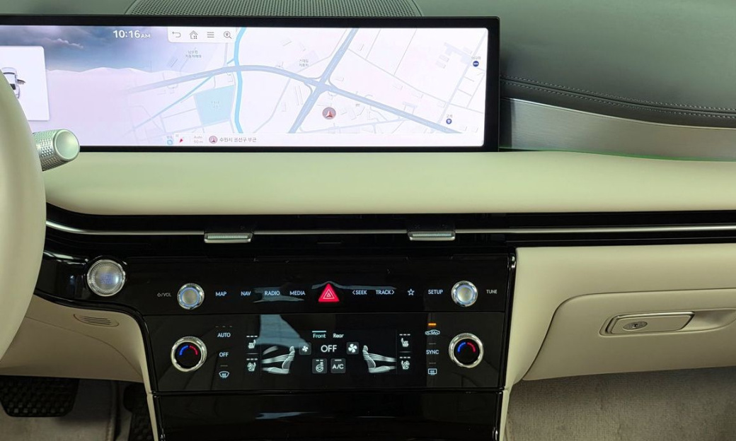 Genesis G80 Gasoline 2.5 Turbo AWD, 2025
