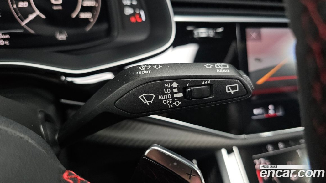 Audi RSQ8 4.0 TFSI Quattro Performance, 2025