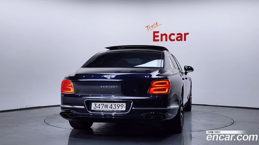 Bentley Flying Spur 4.0 Azure, 2023