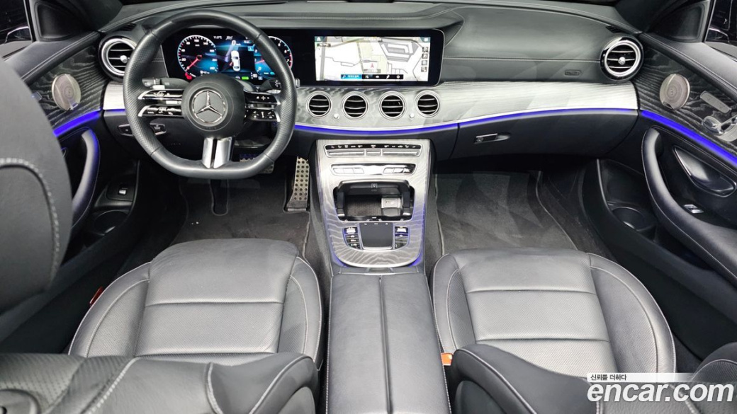Mercedes-Benz E-Class E350 4MATIC AMG Line, 2023