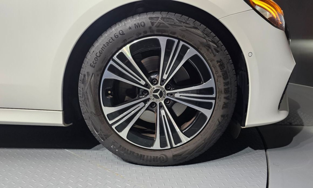 Mercedes-Benz E-Class E200 Avantgarde, 2025