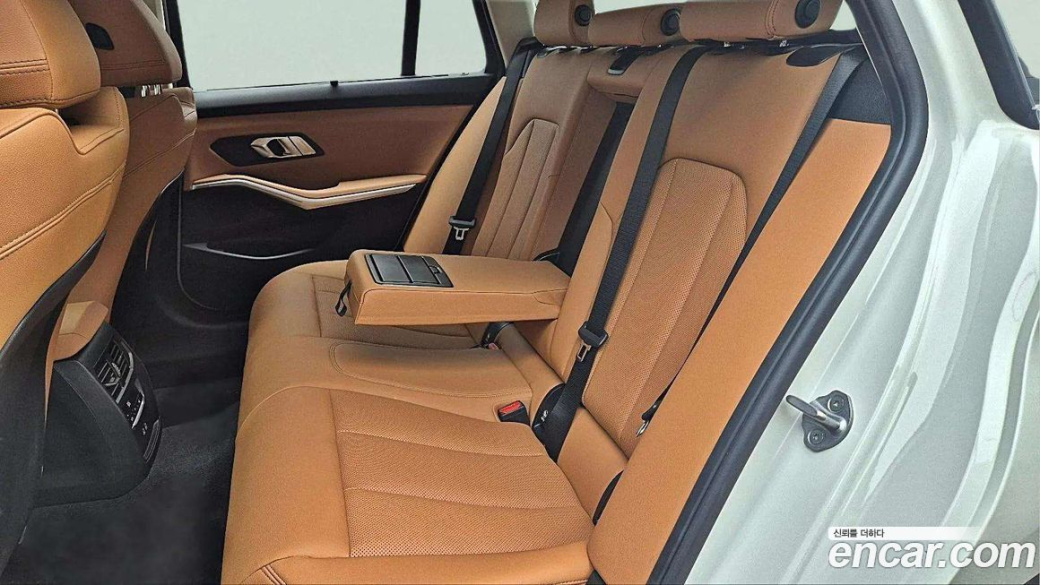 BMW 3-Series 320i Touring, 2025