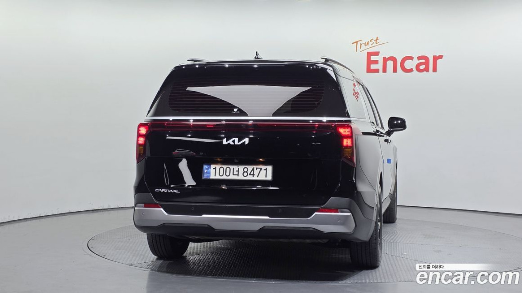 Kia Carnival 9-Seater Prestige, 2025