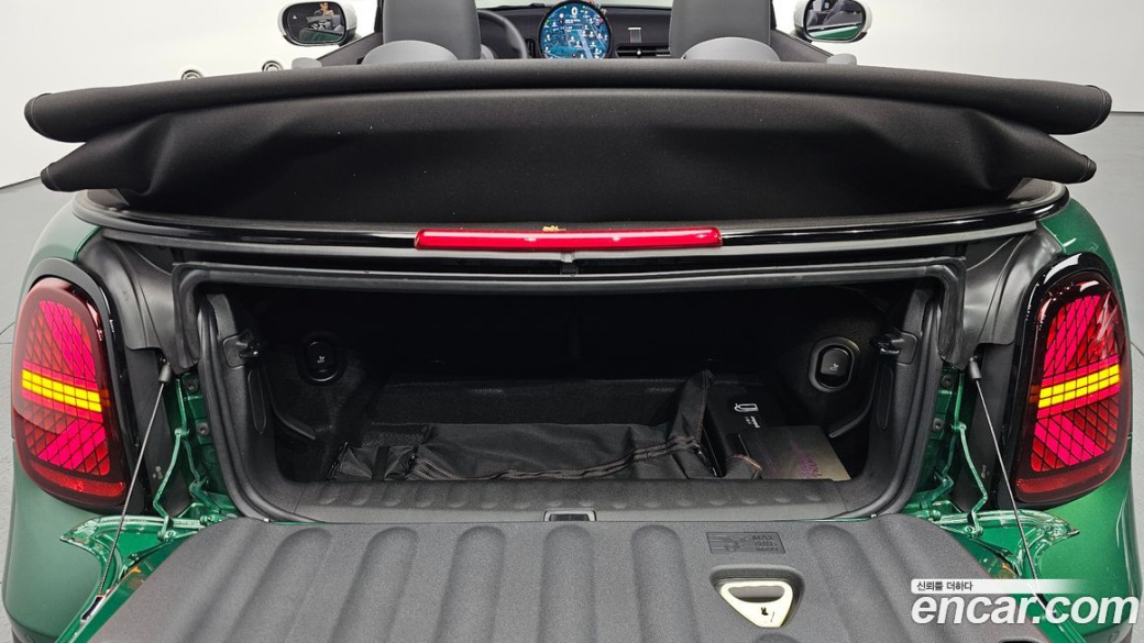 Mini Cooper Convertible Classic, 2025