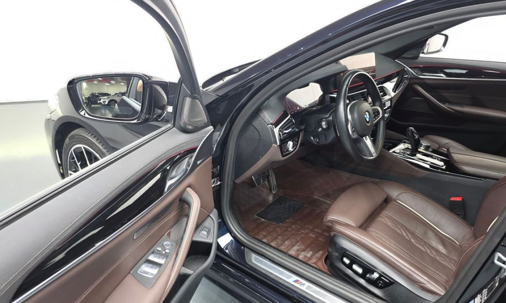 BMW 5-Series 530i M Sport Package, 2023