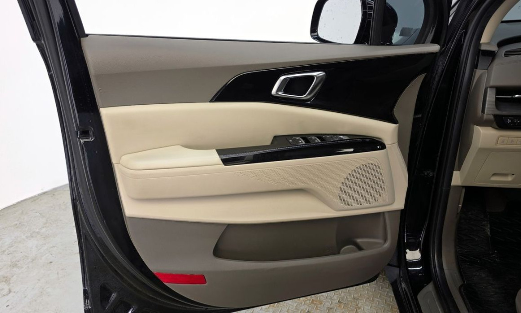 Kia Carnival 9-Seater Noblesse, 2023