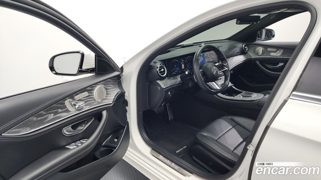 Mercedes-Benz E-Class E350 4MATIC AMG Line, 2021