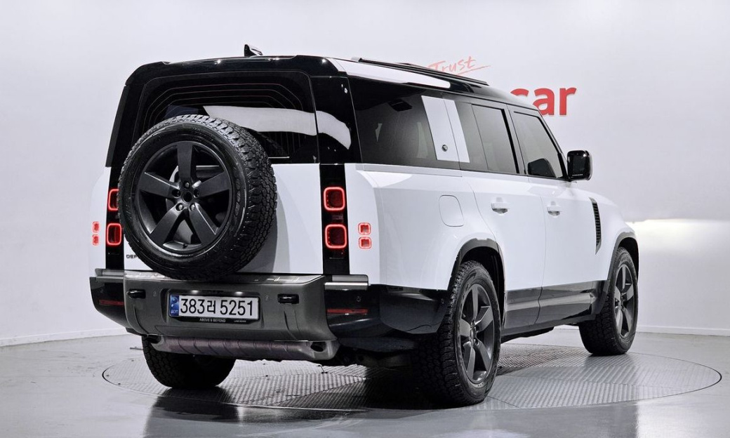 Land Rover Defender 130 P400 X-Dynamic HSE, 2024