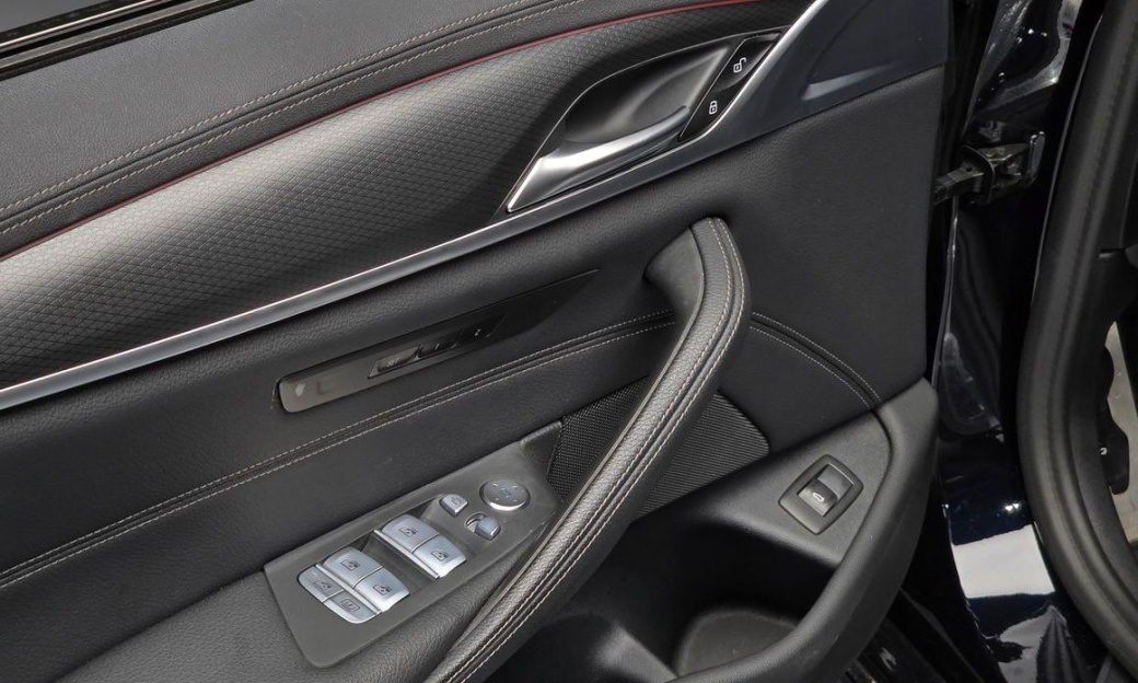 BMW 5-Series 520i M Sport, 2023