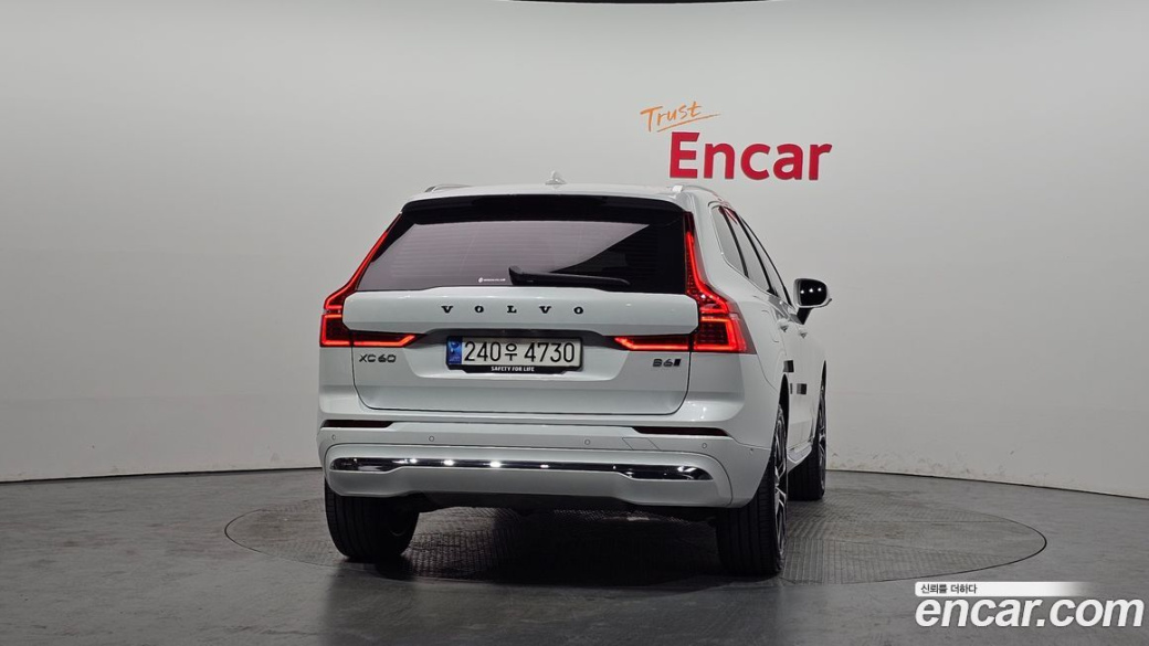 Volvo XC60 B6 Ultimate Bright, 2023
