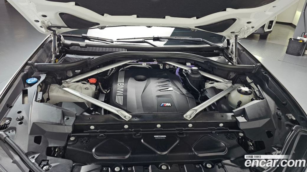 BMW X6 xDrive40i M Sport, 2025