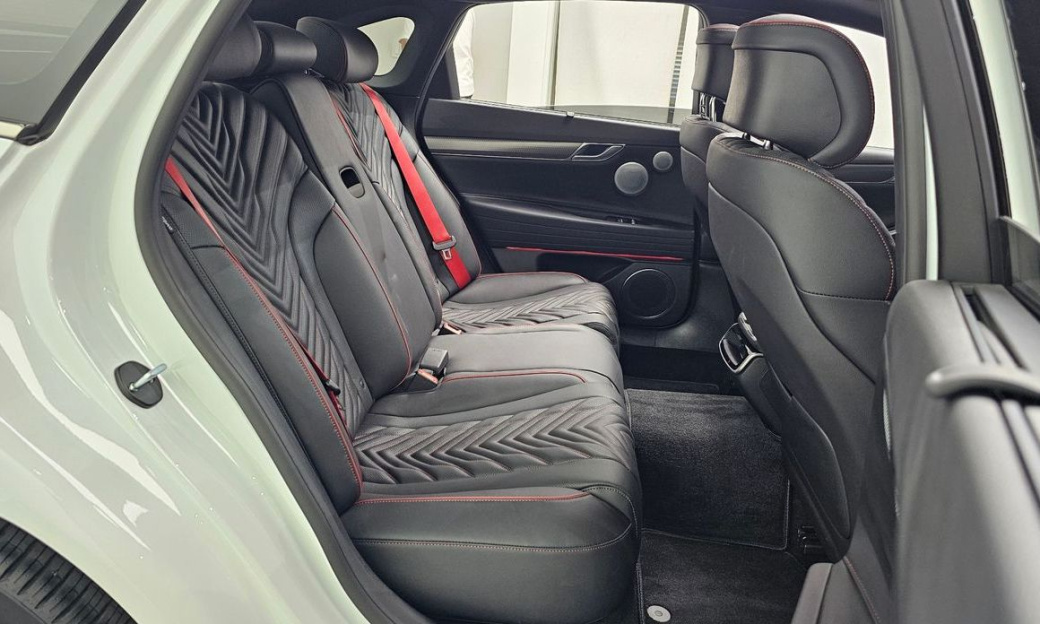 Genesis G80 Gasoline 2.5 Turbo AWD, 2025