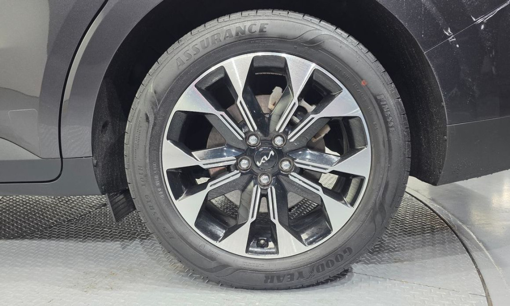 Kia Carnival 7-Seater Outdoor, 2022