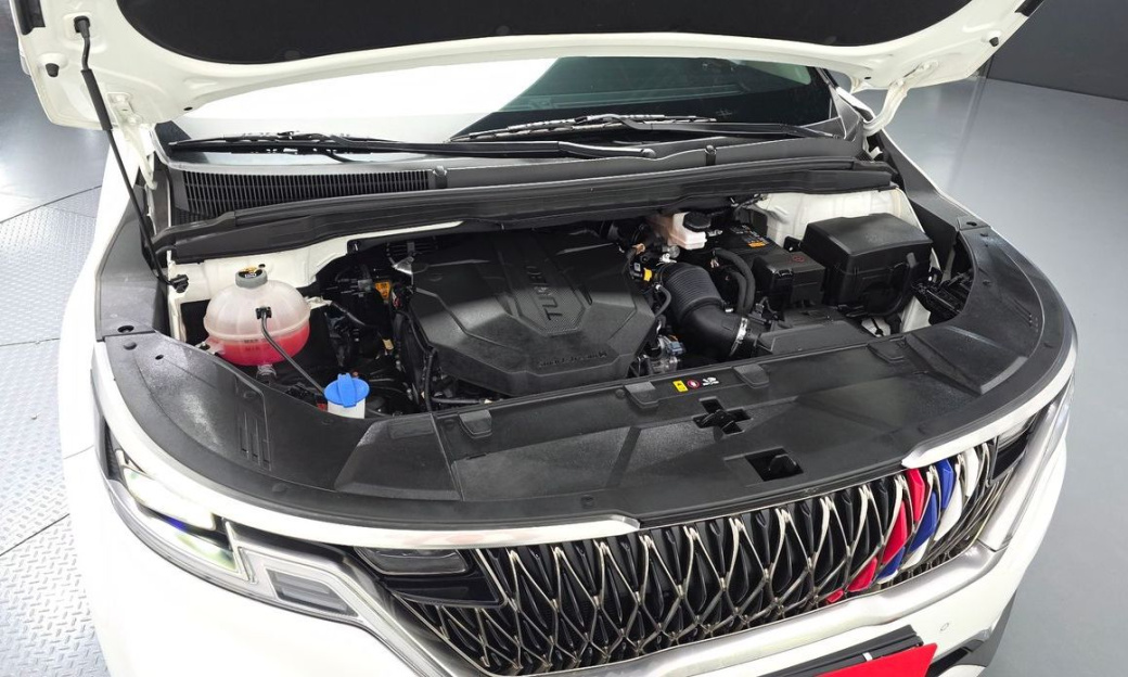 Kia Carnival 7-Seater Signature, 2023