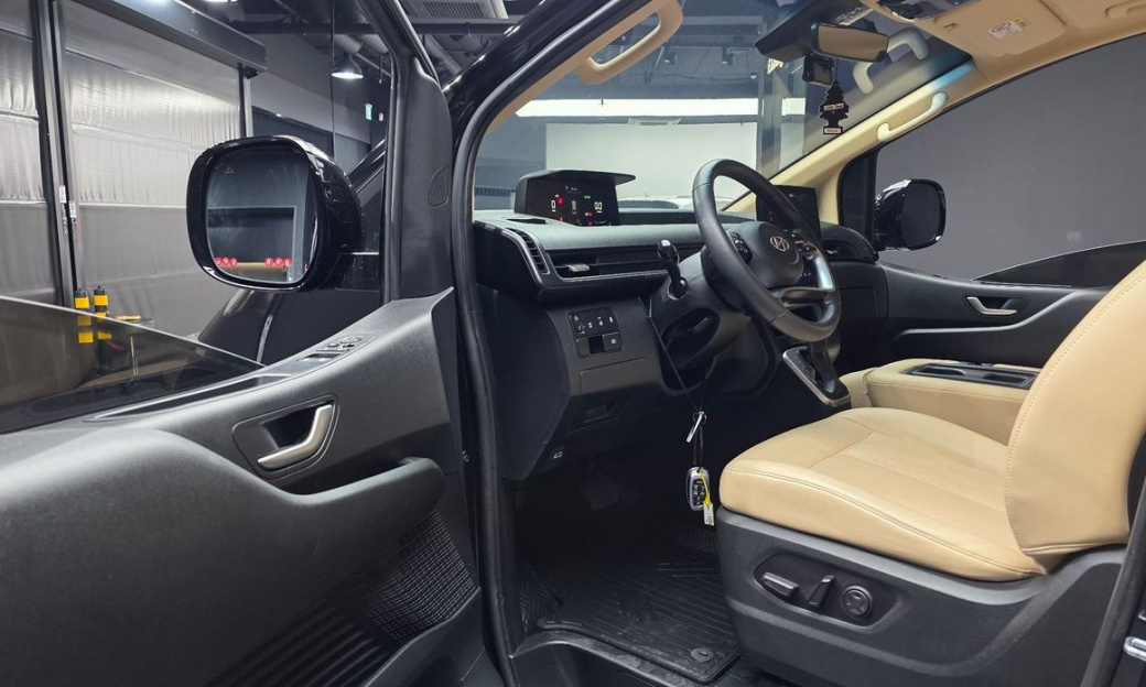 Hyundai Staria Tourer 9-Seater, 2022