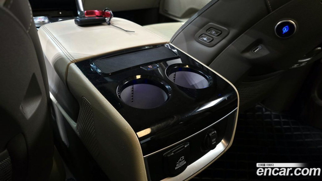 Kia Carnival 7-Seater Hi-Limousine, 2021