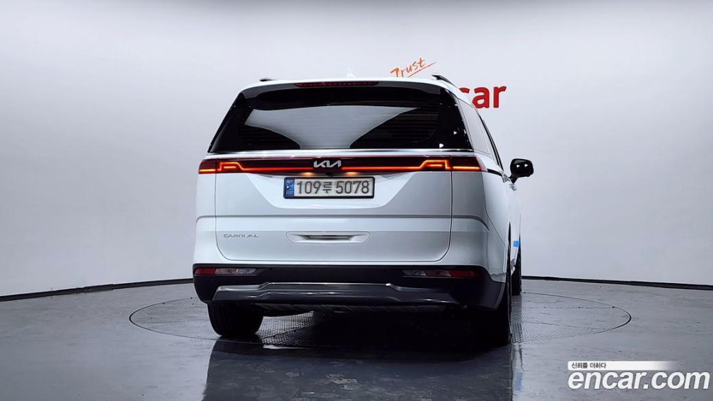 Kia Carnival 9-Seater Signature, 2022