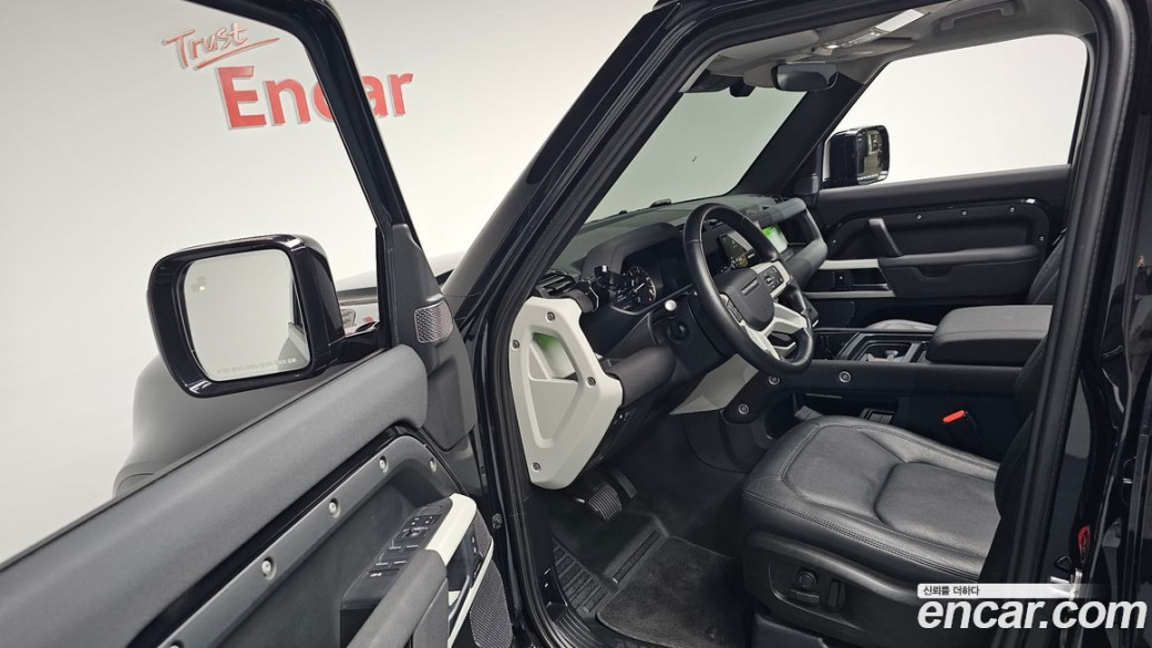 Land Rover Defender 110 D250 SE, 2023