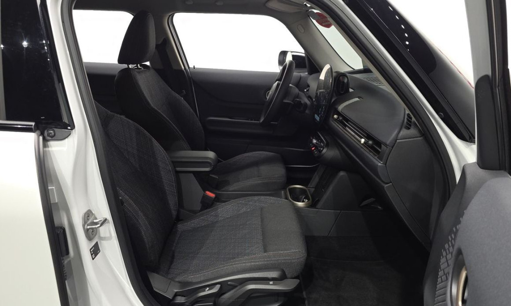 Mini Cooper 5Door Essential, 2025