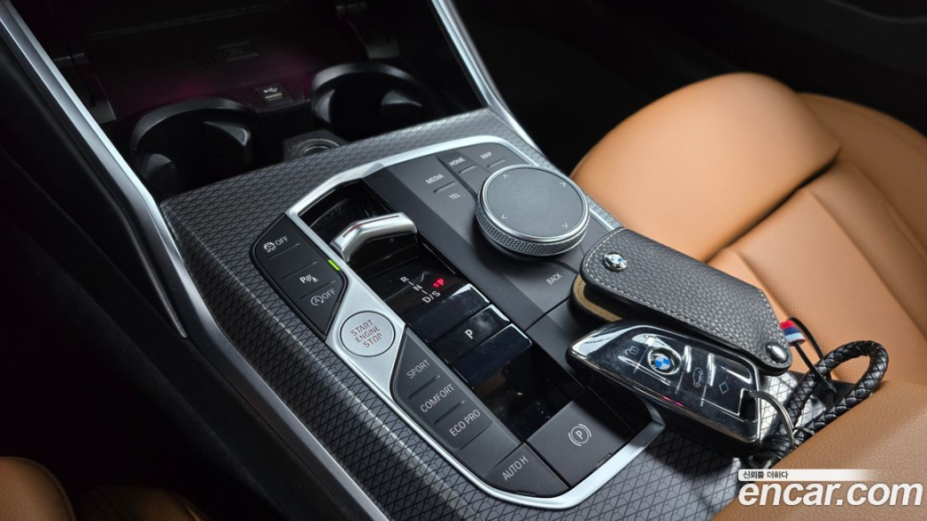 BMW 3-Series 320i Touring M Sports, 2023