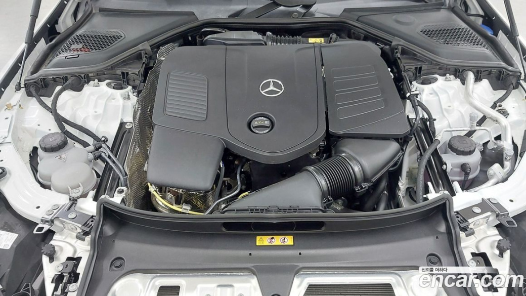 Mercedes-Benz E-Class E200 AMG Line, 2026