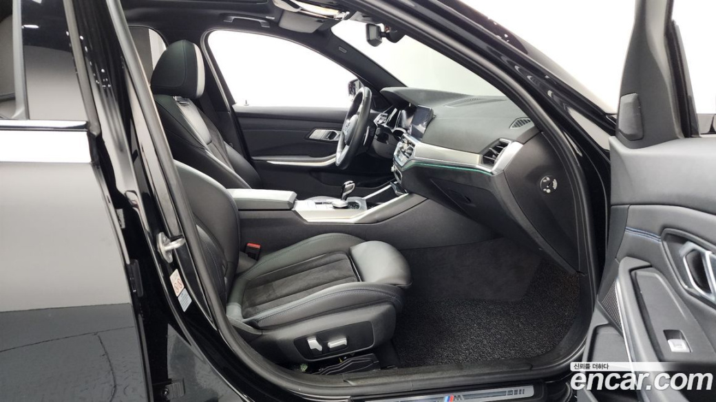 BMW 3-Series 320i M Sport, 2022