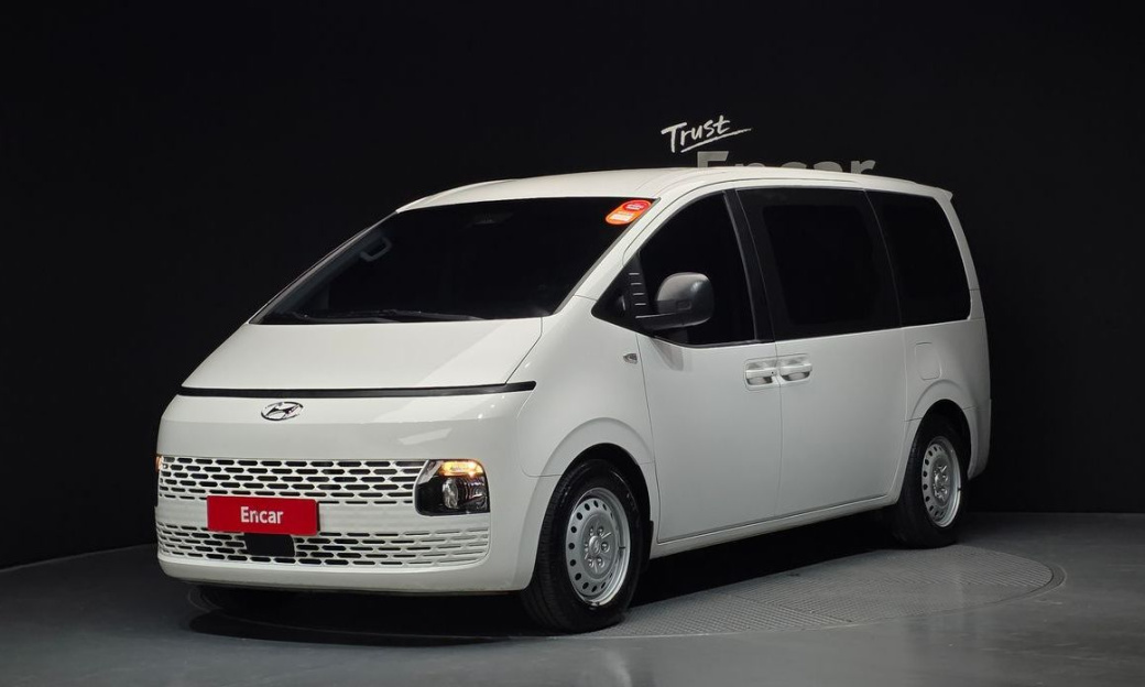 Hyundai Staria 4WD Tourer 11-Seater, 2022