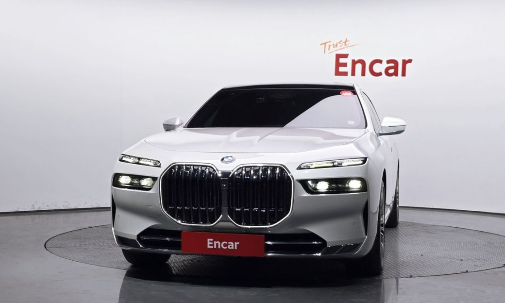 BMW 7-Series 740i sDrive Design Pure Excellence, 2023