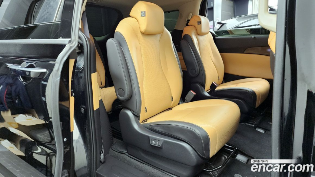 Kia Carnival 9-Seater Signature, 2023
