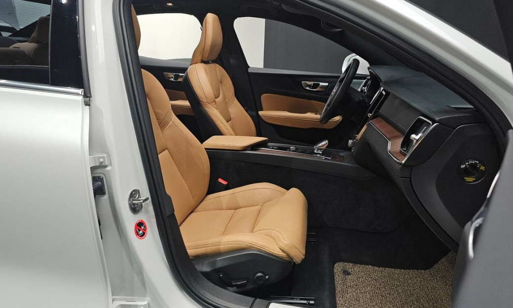 Volvo S60 B5 Ultimate Bright, 2024