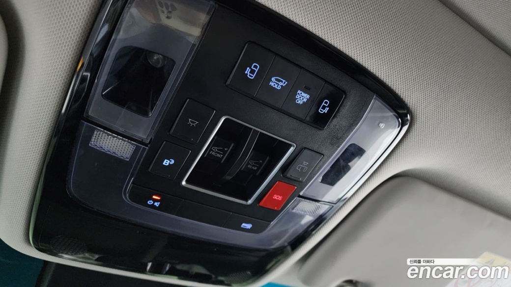 Hyundai Staria 4WD Tourer 11-Seater, 2024