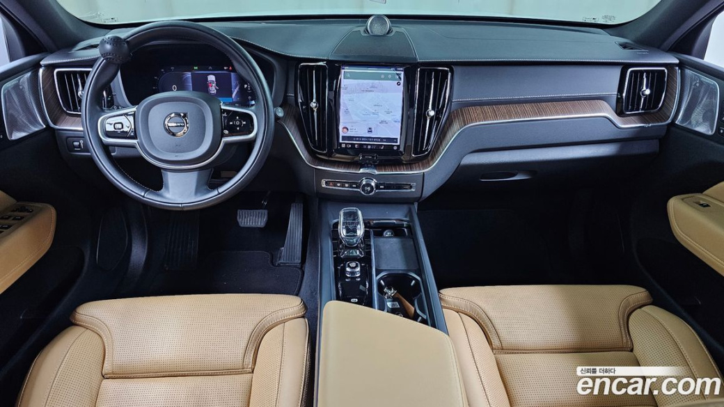 Volvo XC60 B5 Inscription, 2022