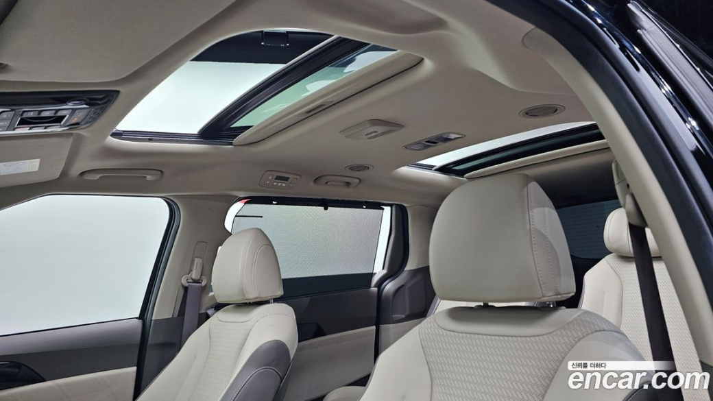 Kia Carnival 7-Seater Gravity, 2024
