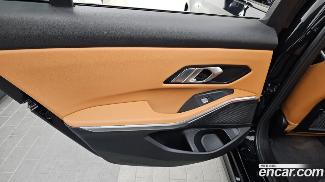 BMW 3-Series 320i M Sport, 2023
