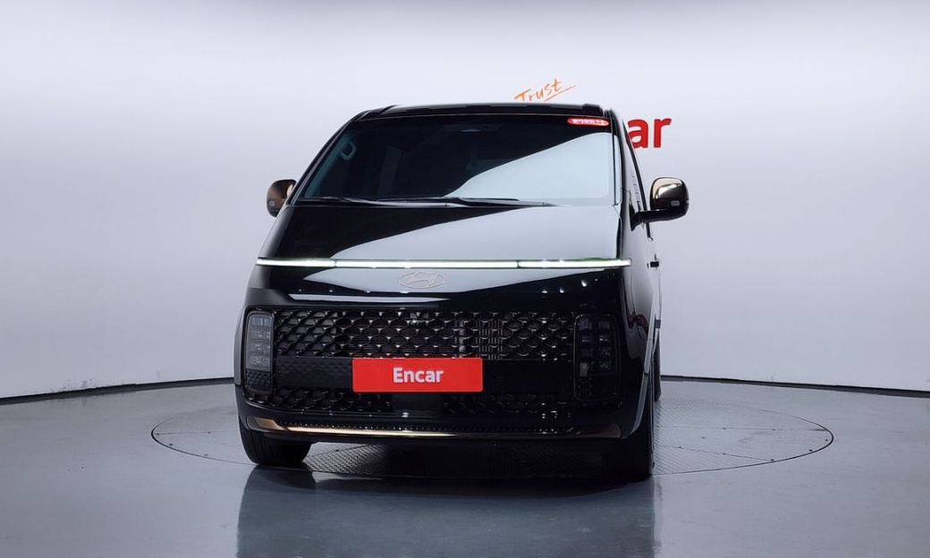 Hyundai Staria Lounge 9-Seater, 2025
