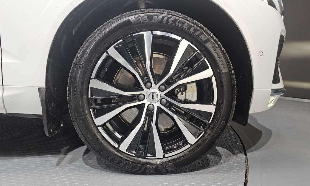 Volvo XC60 B6 Ultra Bright, 2024