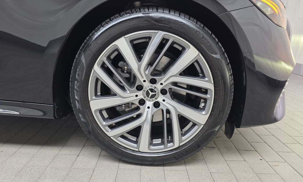 Mercedes-Benz E-Class E220d 4MATIC Exclusive, 2024