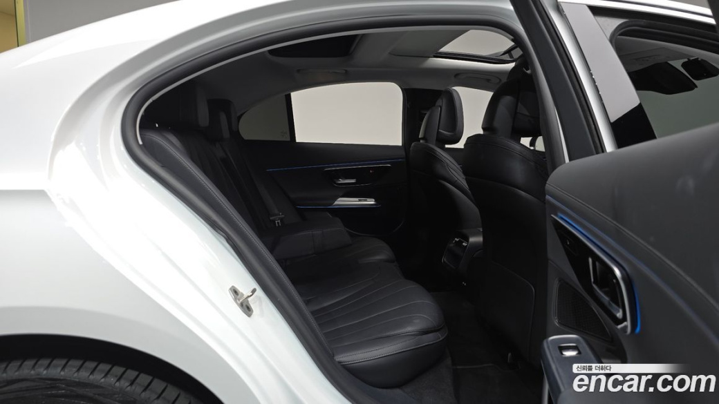 Mercedes-Benz E-Class E220d 4MATIC Exclusive, 2024