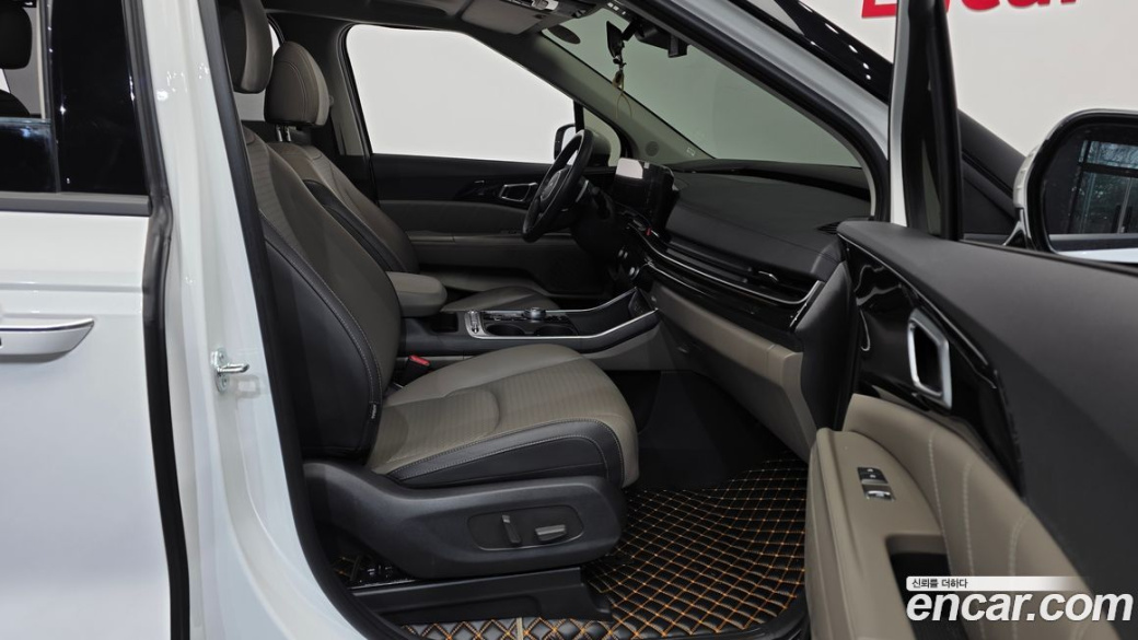Kia Carnival 9-Seater Signature, 2025