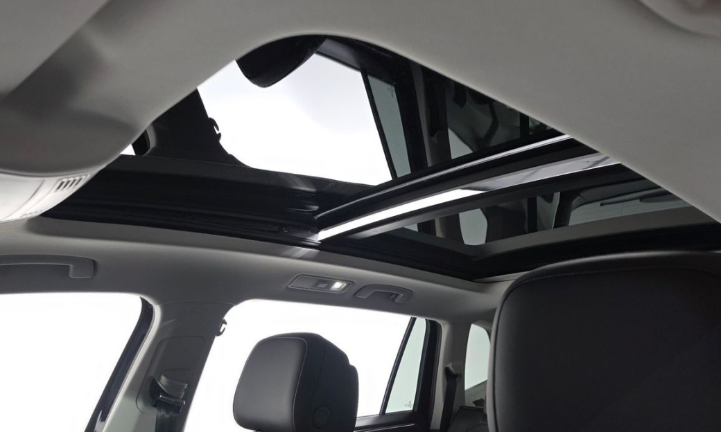 Volkswagen Tiguan 2.0 TSI Prestige, 2024