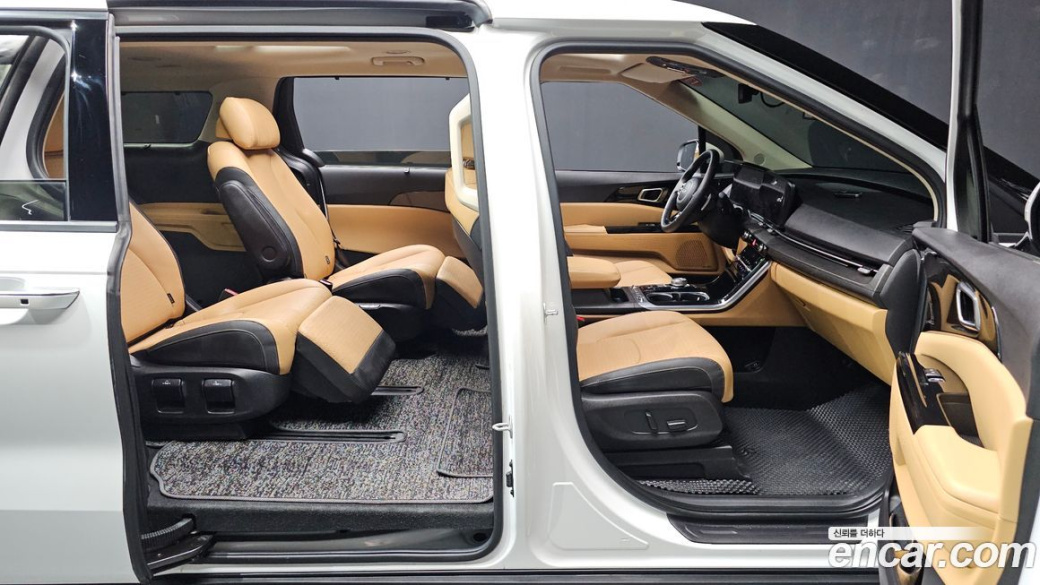 Kia Carnival 7-Seater Noblesse, 2023