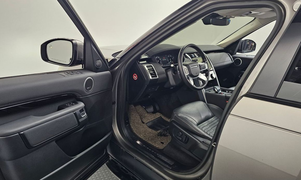 Land Rover Discovery D250 SE, 2023