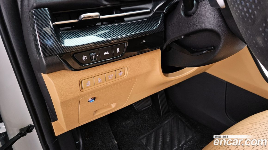 Kia Carnival 9-Seater Signature, 2023