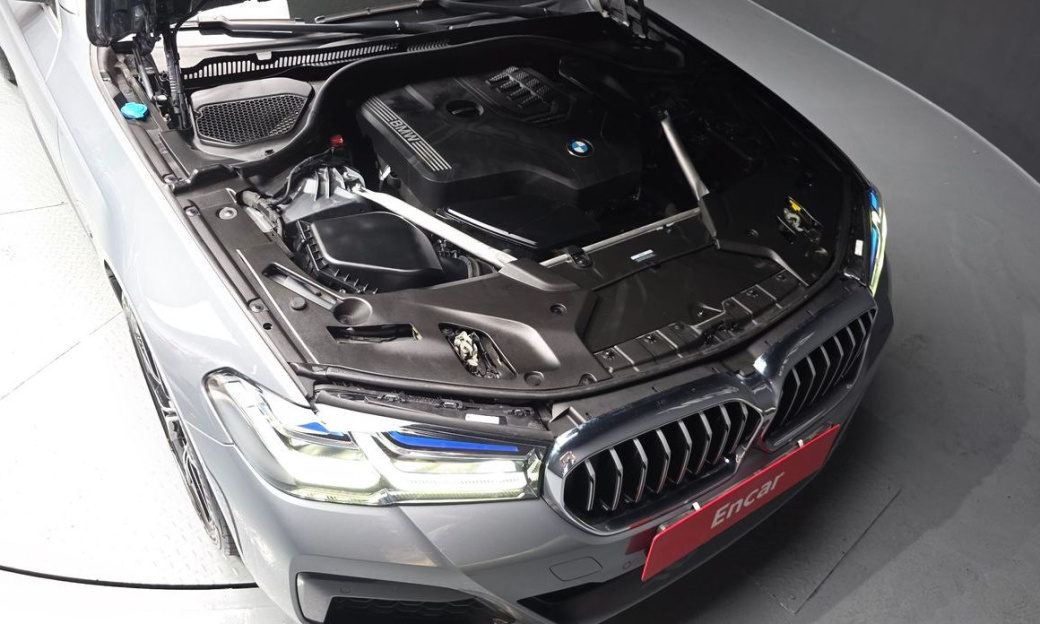 BMW 5-Series 530i M Sport Package, 2023
