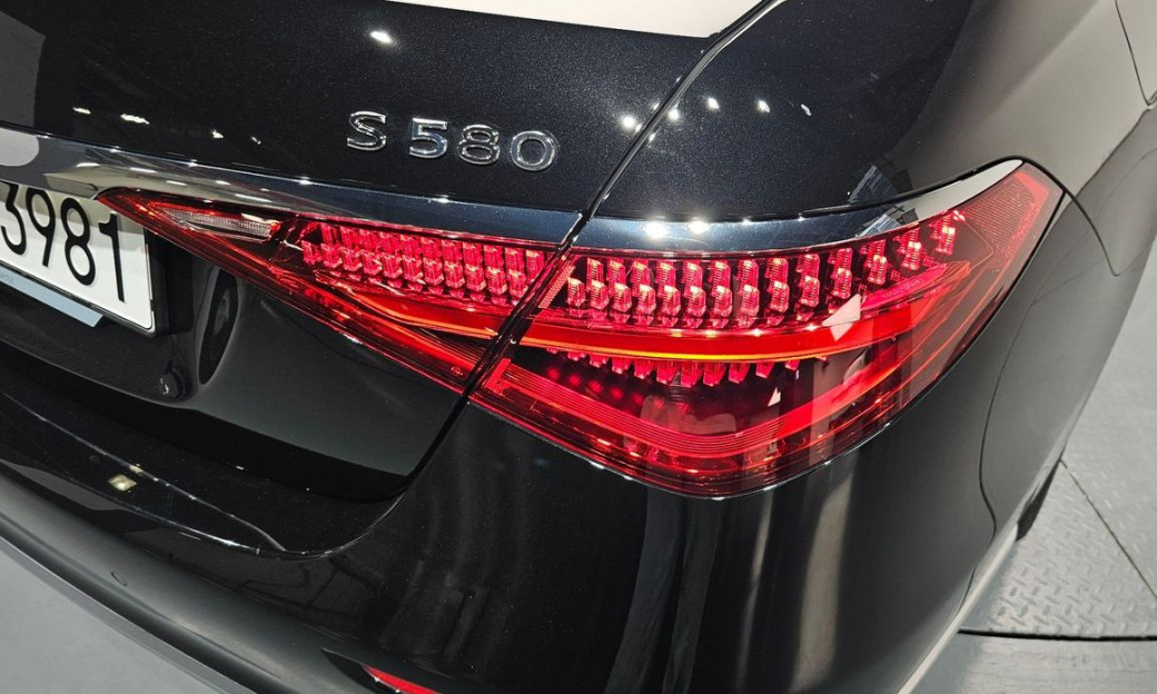 Mercedes-Benz S-Class Maybach S580 4MATIC, 2025