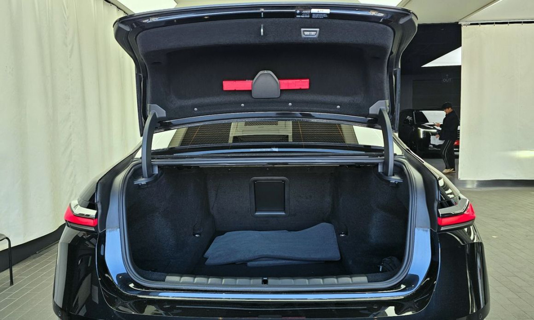 BMW 7-Series 740i sDrive Design Pure Excellence, 2023