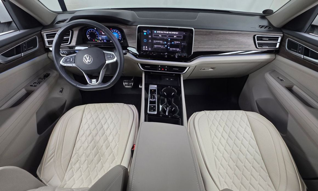 Volkswagen Atlas 2.0 TSI R-LINE 7-Seater, 2025