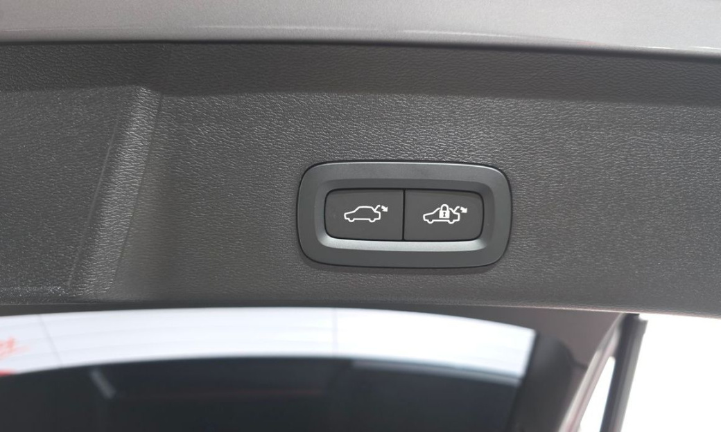 Volvo XC40 B4 Ultra Bright, 2026