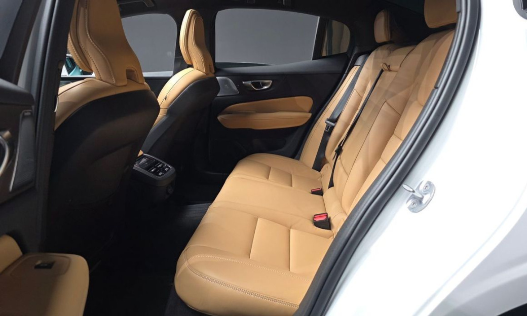 Volvo S60 B5 Ultimate Bright, 2024