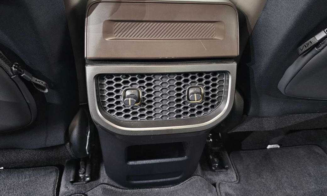Kia Tasman 2.5T Gasoline 4WD, 2026